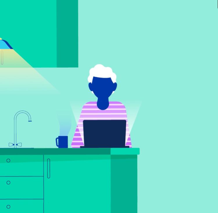 Nogen der sidder i k&oslash;kkenet med en b&aelig;rbar computer og ser p&aring;, hvordan man indsender et krav